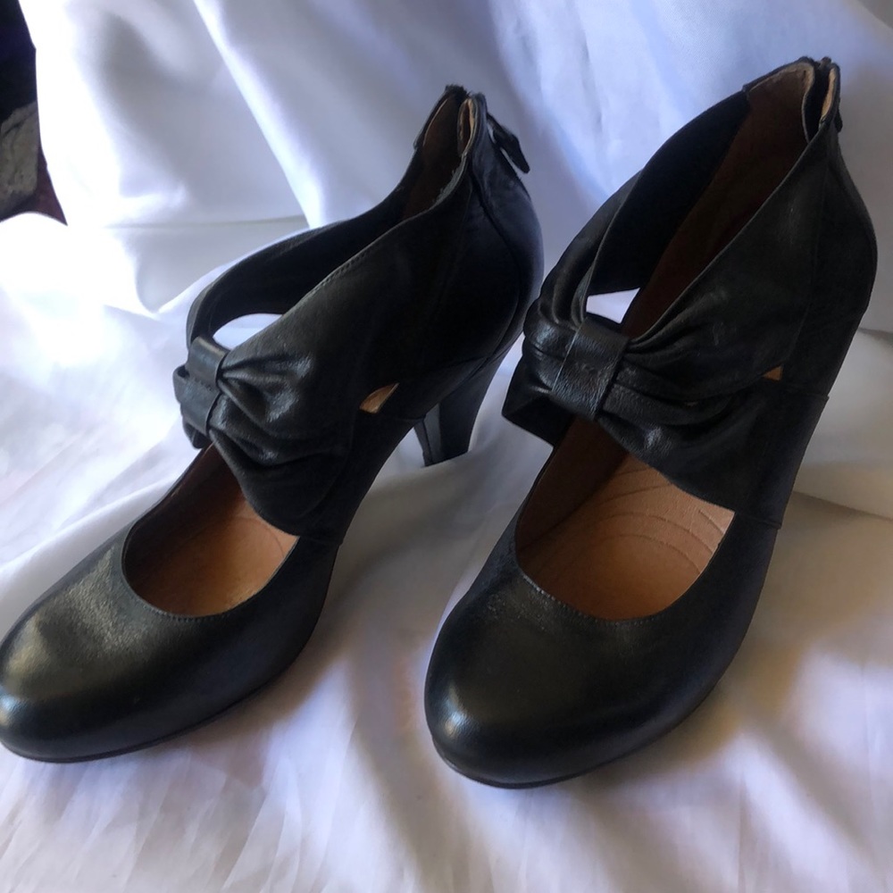 Indigo by Clarke’s Maryjane Booties
